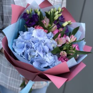Букет микс с гортензией