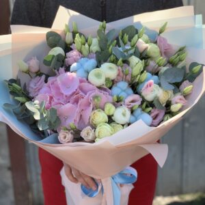 Букет микс с голубым хлопком