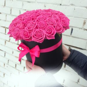 Композиция в коробке с розой Аква