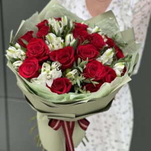 Букет микс с красной розой