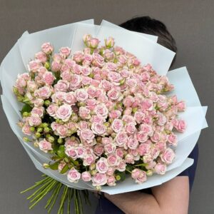 Букет из 51 кустовой розы Лейла 70 см, доставка цветов Харьков, цветы Харьков